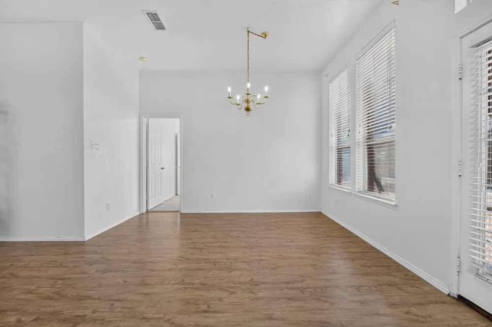 803 E Alexander Lane Euless, TX 76040