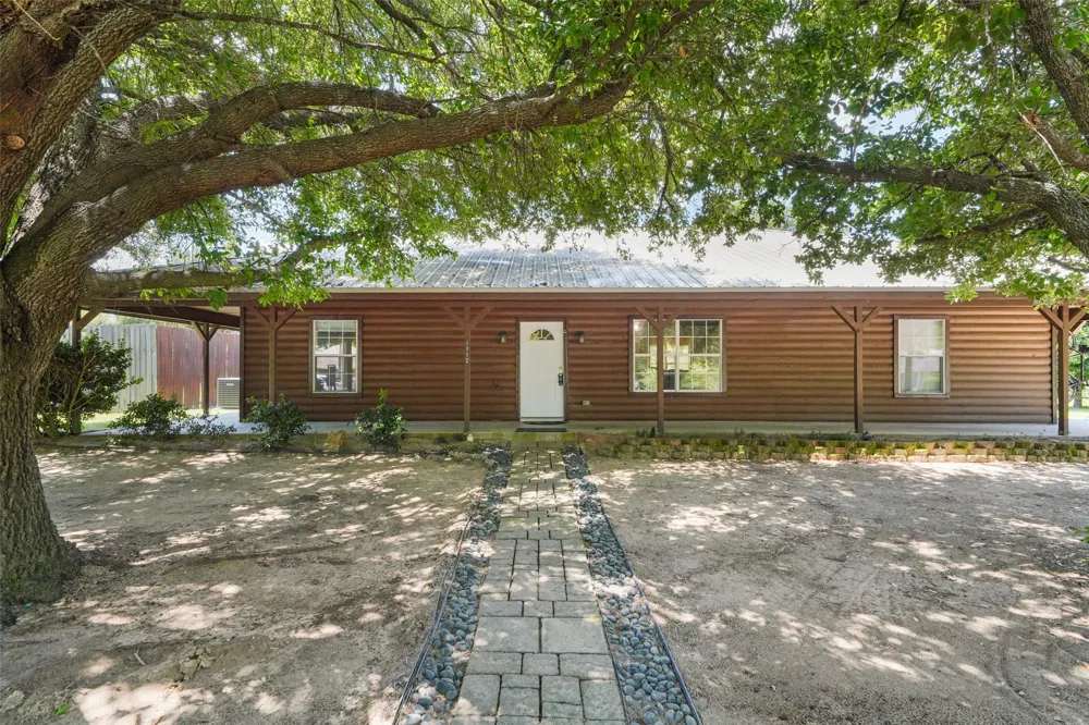 1112 Caprice Drive Grand Saline, TX 75140