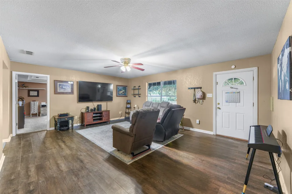 1112 Caprice Drive Grand Saline, TX 75140