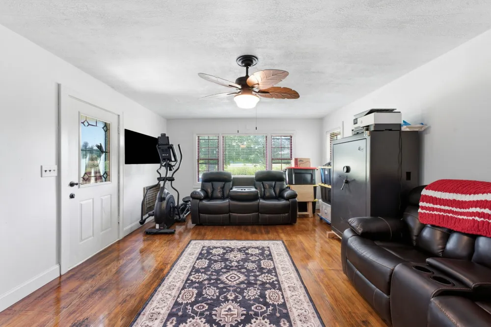 198 Clearview Rd Cottontown, TN 37048
