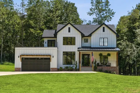 1038 Garton Rd