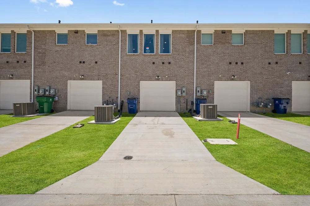 5243 Legacy Street Haltom City, TX 76117