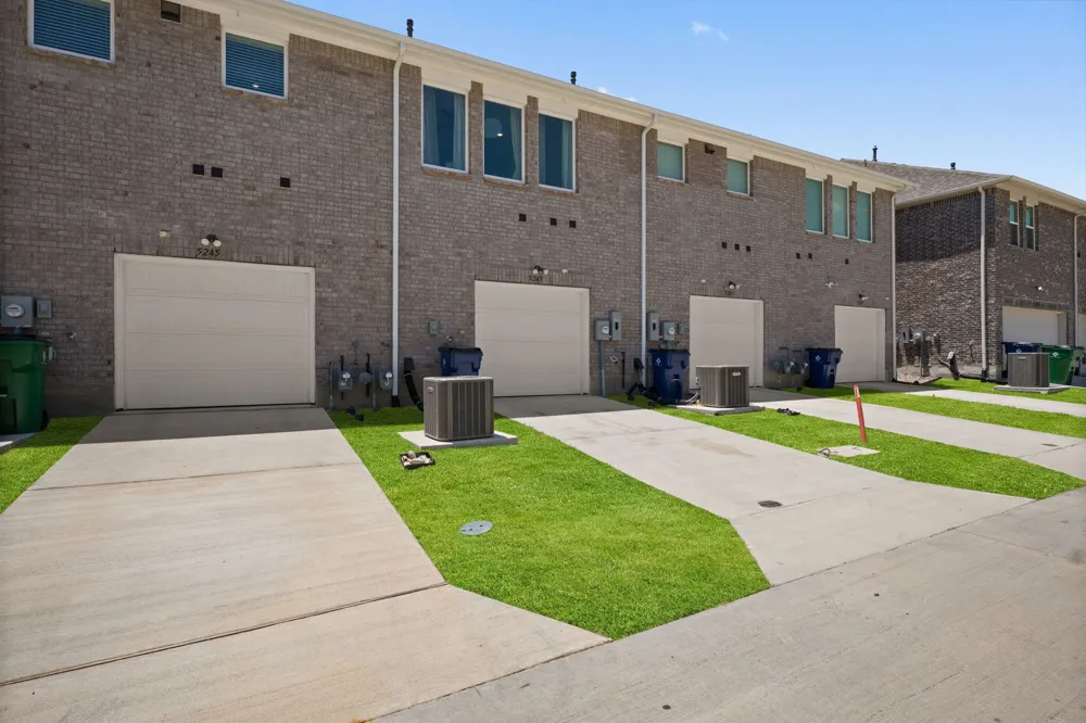 5243 Legacy Street Haltom City, TX 76117