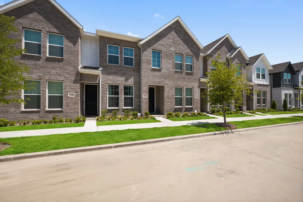 5243 Legacy Street Haltom City, TX 76117