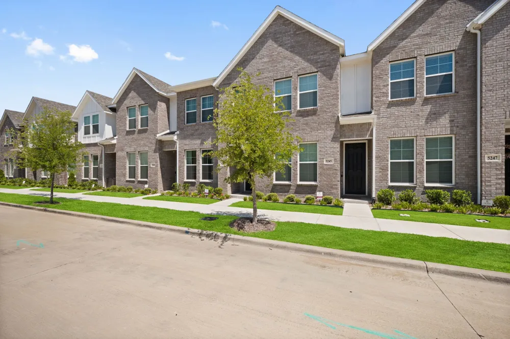5243 Legacy Street Haltom City, TX 76117