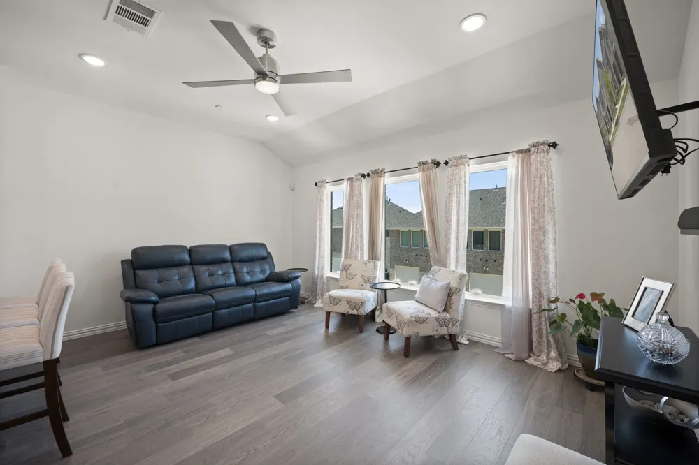 5243 Legacy Street Haltom City, TX 76117