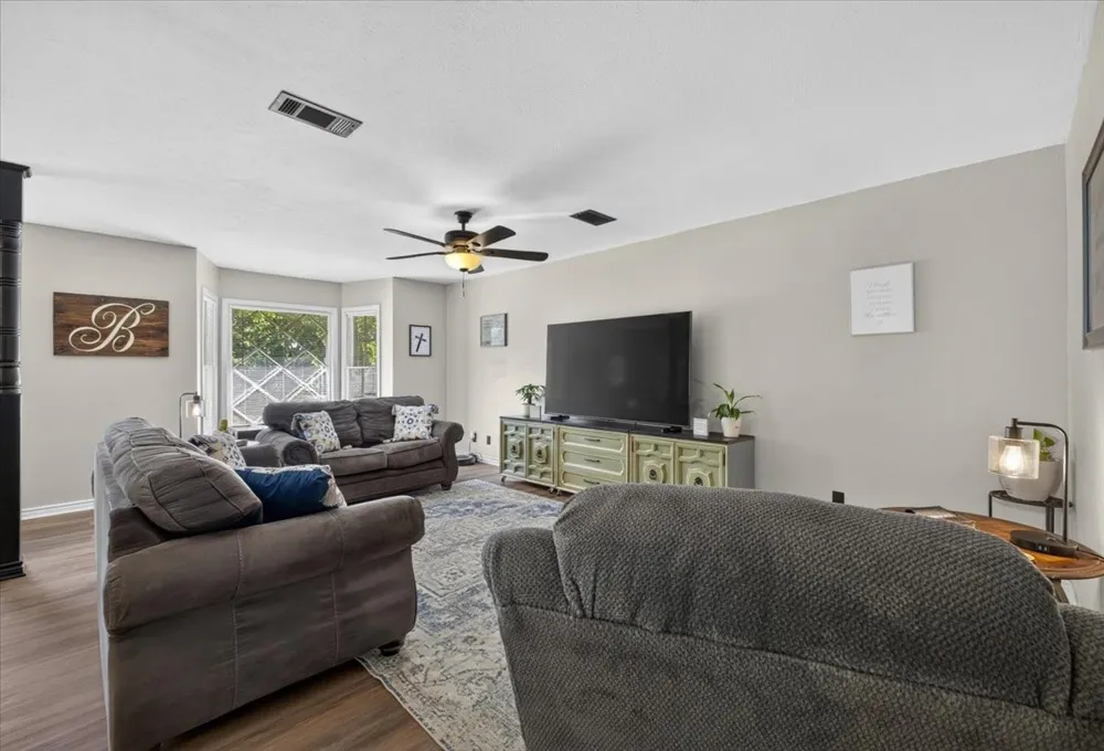 6008 County Road 907 Godley, TX 76044
