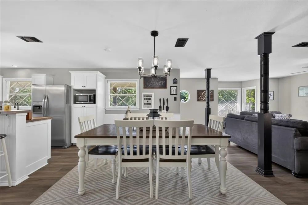 6008 County Road 907 Godley, TX 76044