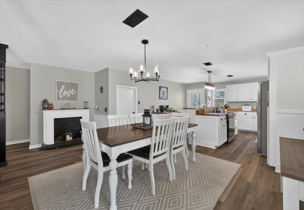 6008 County Road 907 Godley, TX 76044