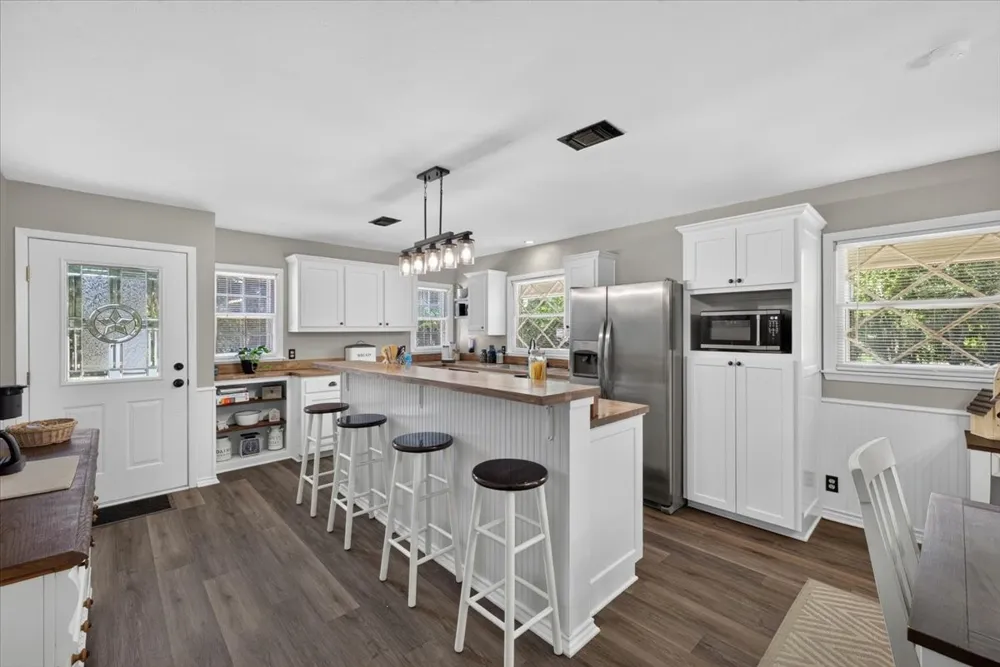 6008 County Road 907 Godley, TX 76044