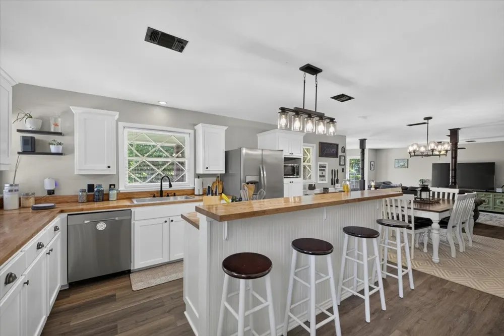 6008 County Road 907 Godley, TX 76044