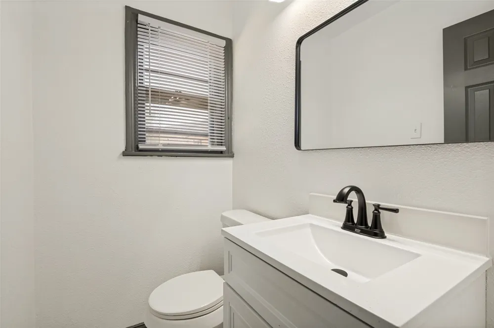 3910 Vanette Lane Dallas, TX 75216
