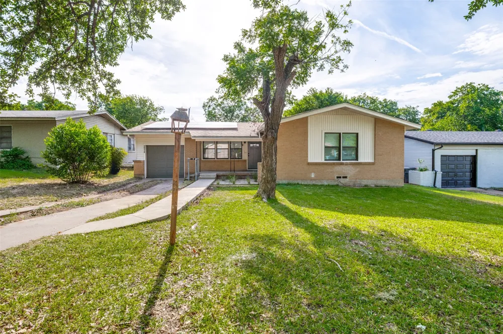 3910 Vanette Lane Dallas, TX 75216