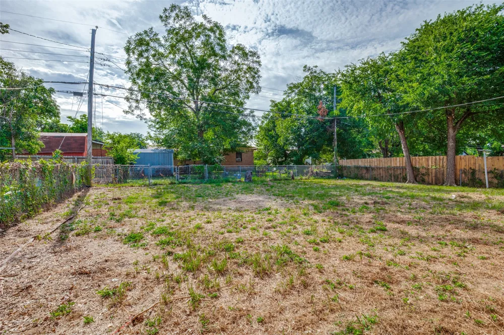 3910 Vanette Lane Dallas, TX 75216