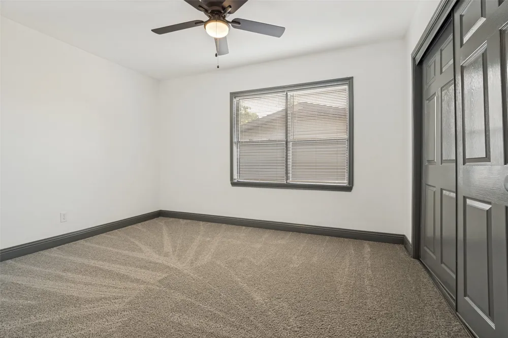 3910 Vanette Lane Dallas, TX 75216