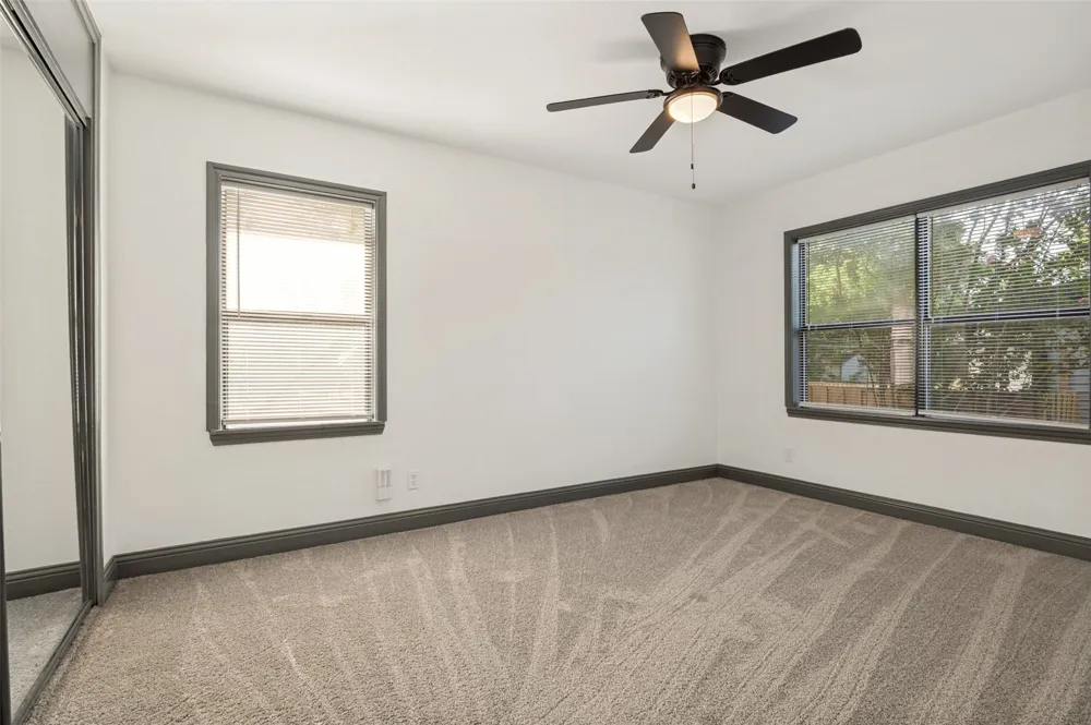 3910 Vanette Lane Dallas, TX 75216