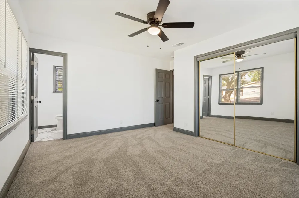 3910 Vanette Lane Dallas, TX 75216
