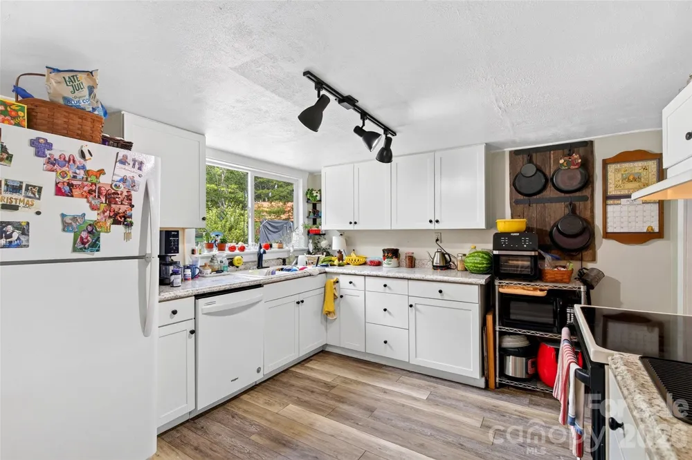 664 Paxton Creek Road Marion, NC 28752