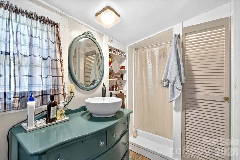 664 Paxton Creek Road Marion, NC 28752