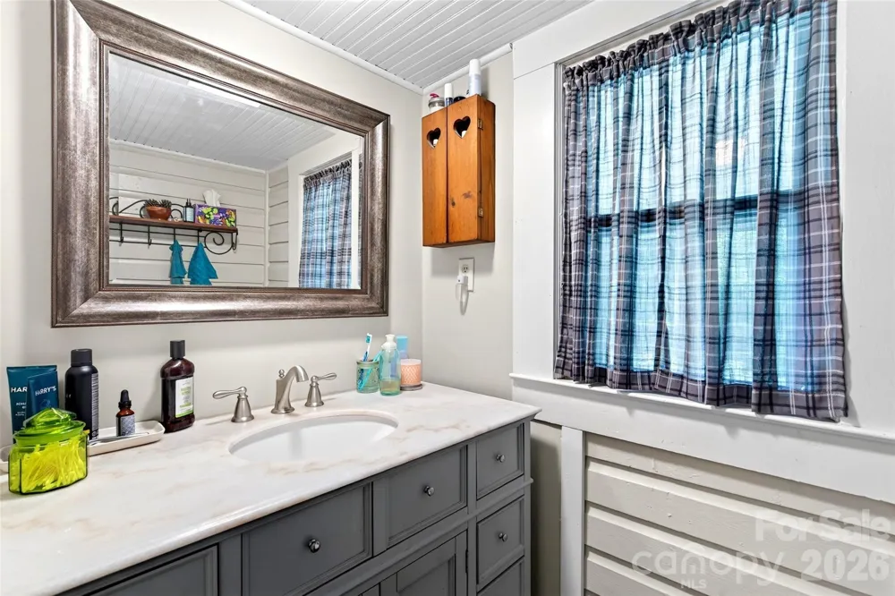 664 Paxton Creek Road Marion, NC 28752