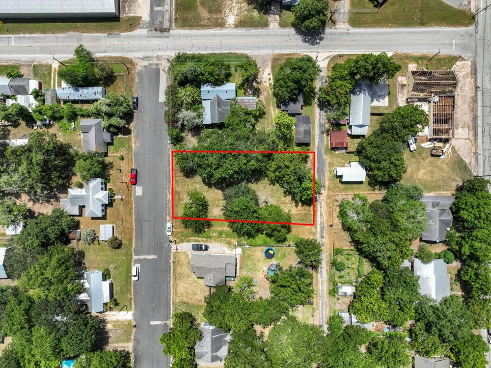 1015 Anderson Street Schulenburg, TX 78956