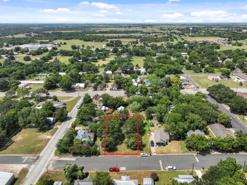 1015 Anderson Street Schulenburg, TX 78956