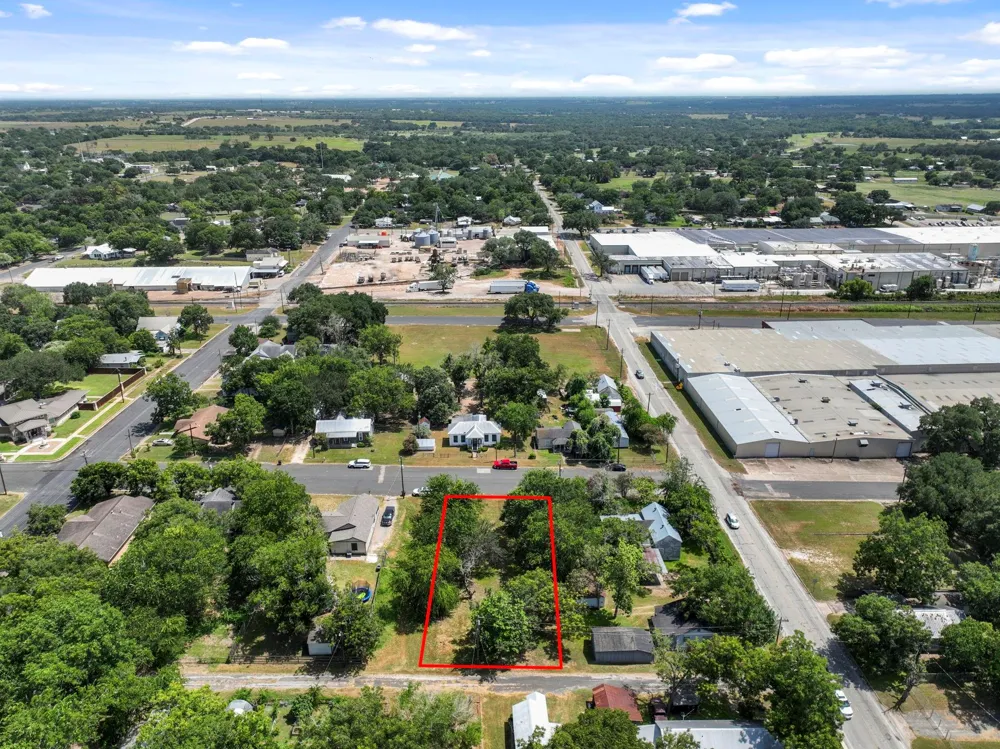 1015 Anderson Street Schulenburg, TX 78956