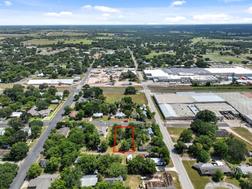 1015 Anderson Street Schulenburg, TX 78956