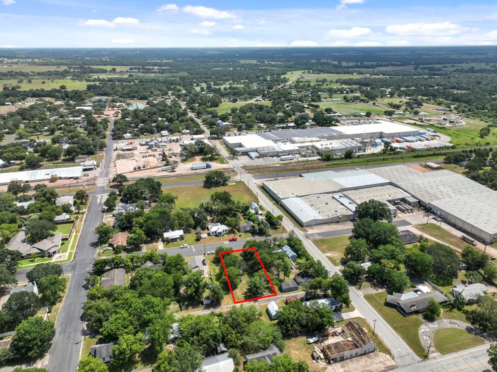 1015 Anderson Street Schulenburg, TX 78956