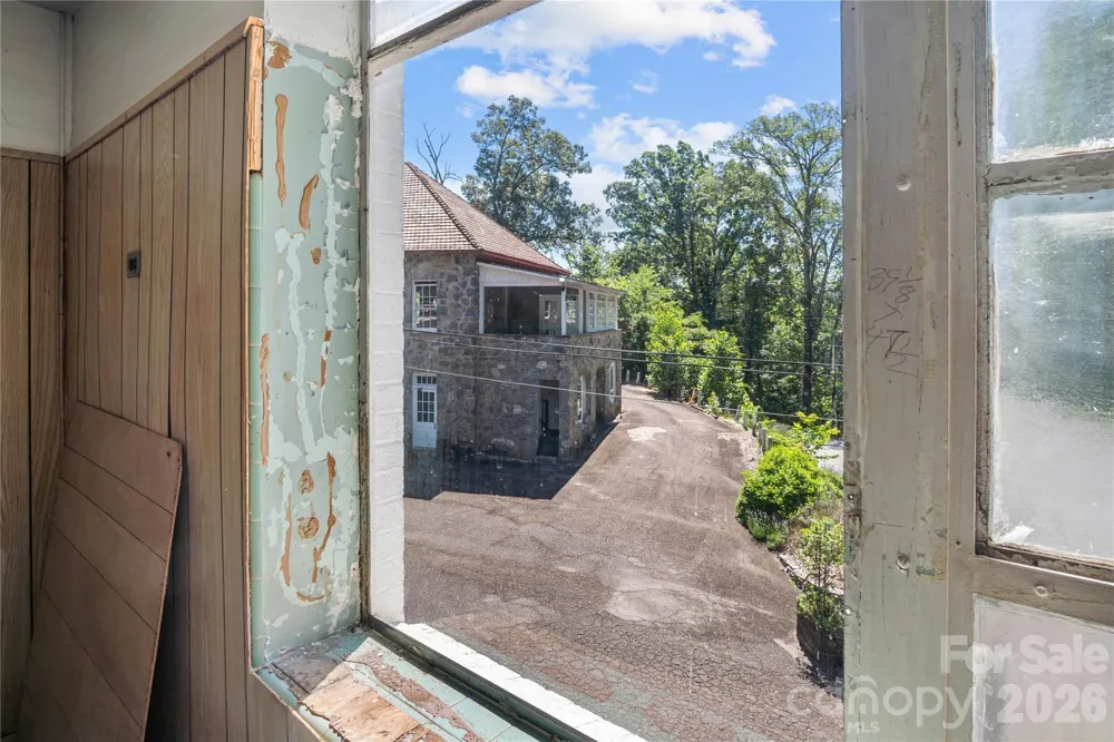 330 Carolina Drive Tryon, NC 28782