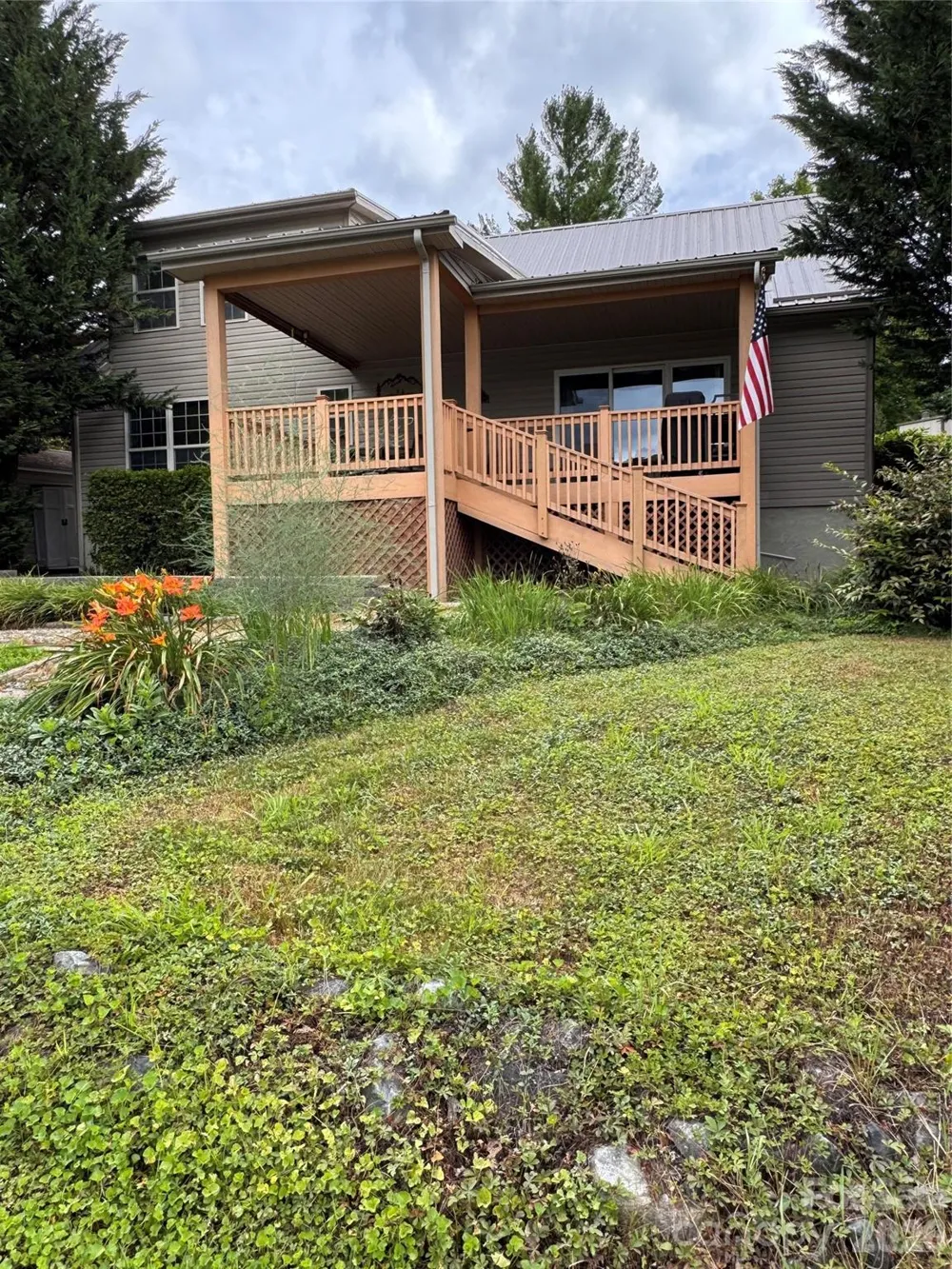 25 Elderberry Loop Newland, NC 28657