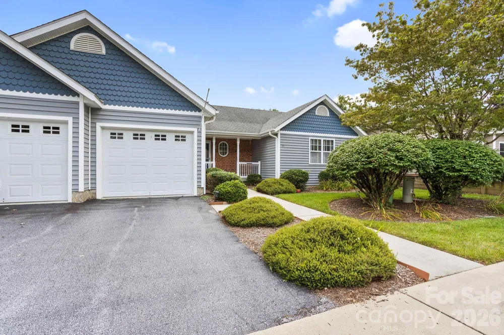 315 Charlestown Drive Hendersonville, NC 28792