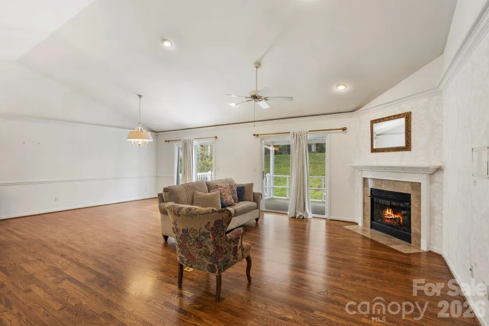 315 Charlestown Drive Hendersonville, NC 28792