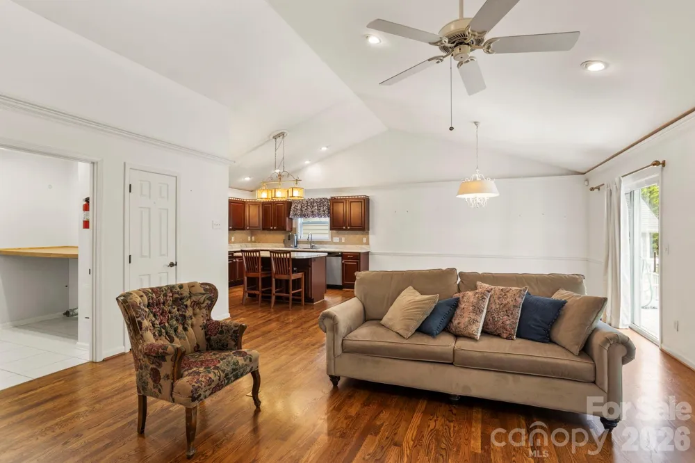 315 Charlestown Drive Hendersonville, NC 28792
