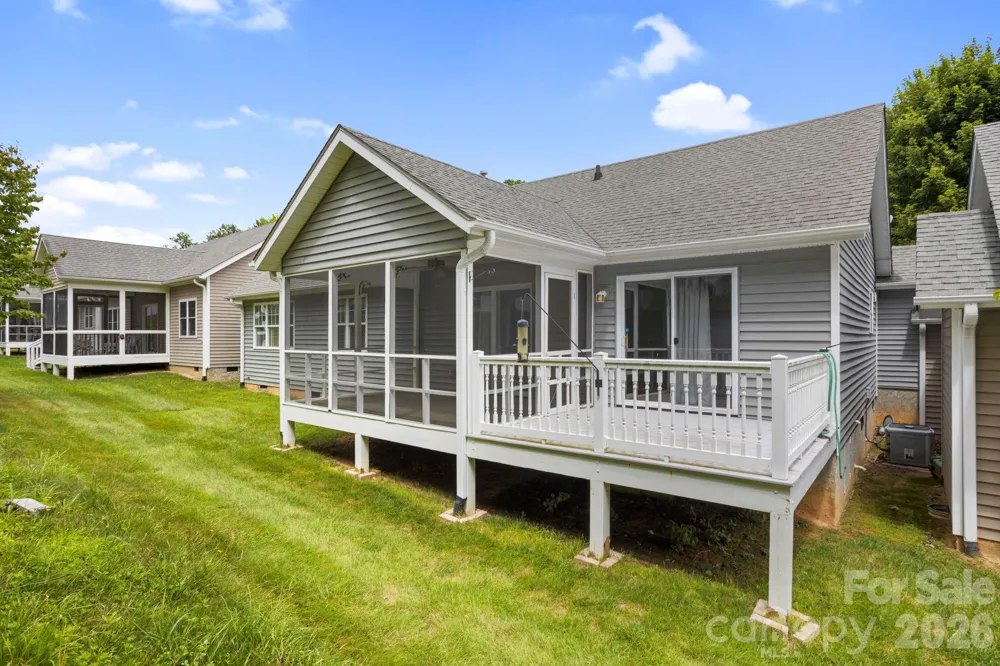 315 Charlestown Drive Hendersonville, NC 28792