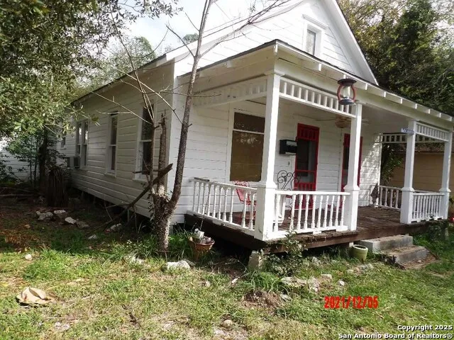 104 - 106 Harrison Street Beeville, TX 78102
