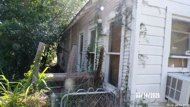 104 - 106 Harrison Street Beeville, TX 78102