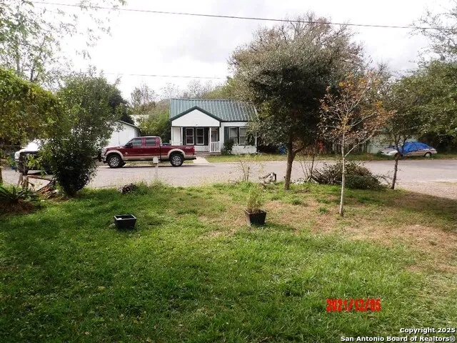 104 - 106 Harrison Street Beeville, TX 78102