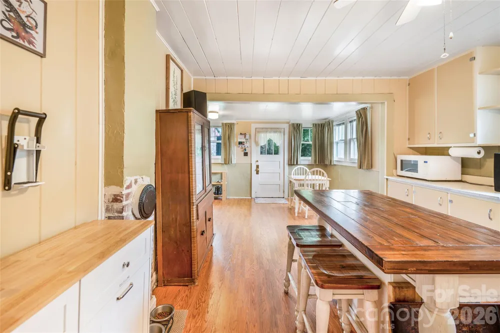 50 Rocky Branch Road Waynesville, NC 28786