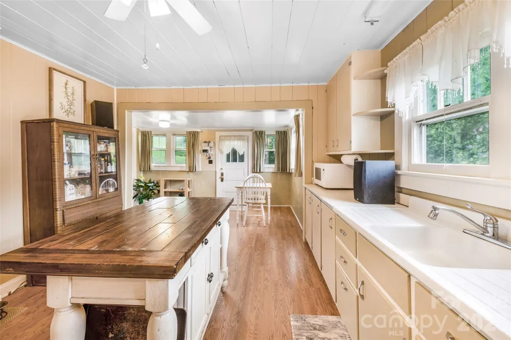 50 Rocky Branch Road Waynesville, NC 28786