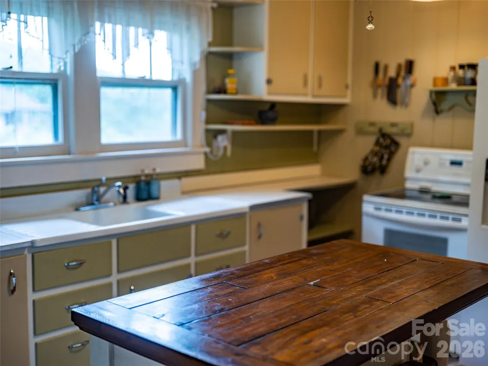 50 Rocky Branch Road Waynesville, NC 28786