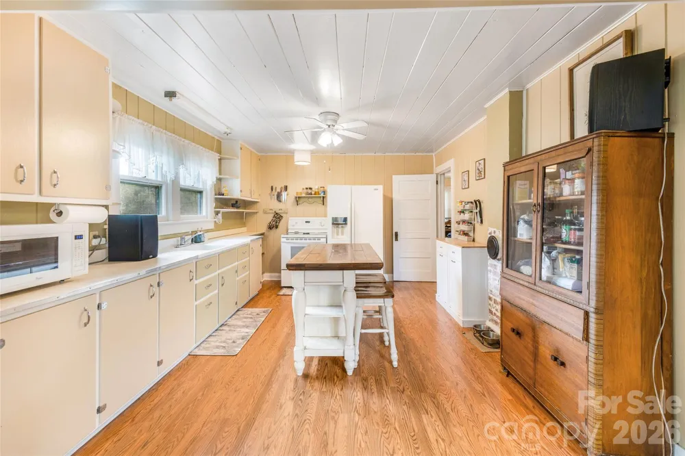 50 Rocky Branch Road Waynesville, NC 28786