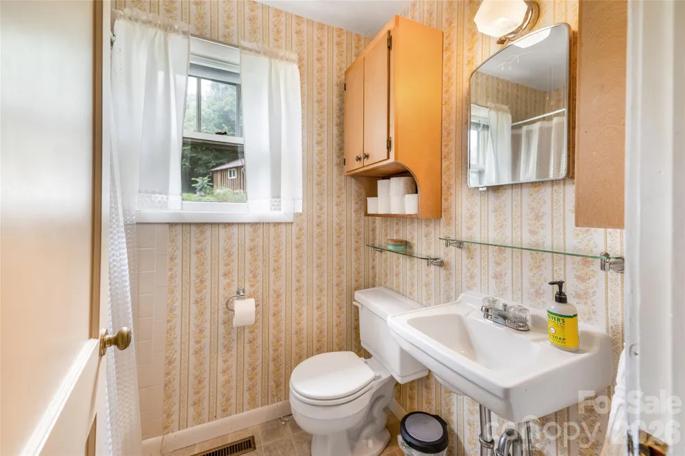 50 Rocky Branch Road Waynesville, NC 28786