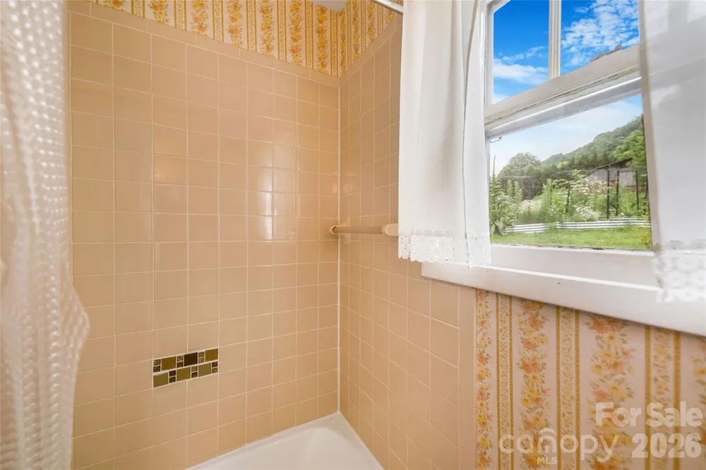 50 Rocky Branch Road Waynesville, NC 28786