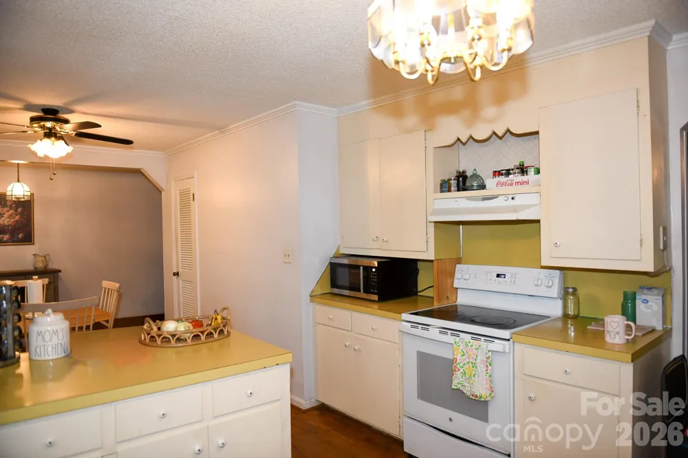 616 Pineview Lakes Road Chester, SC 29706