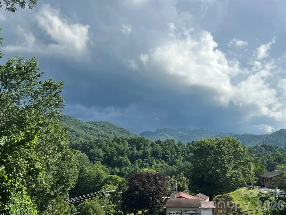 530 West Side Road Burnsville, NC 28714