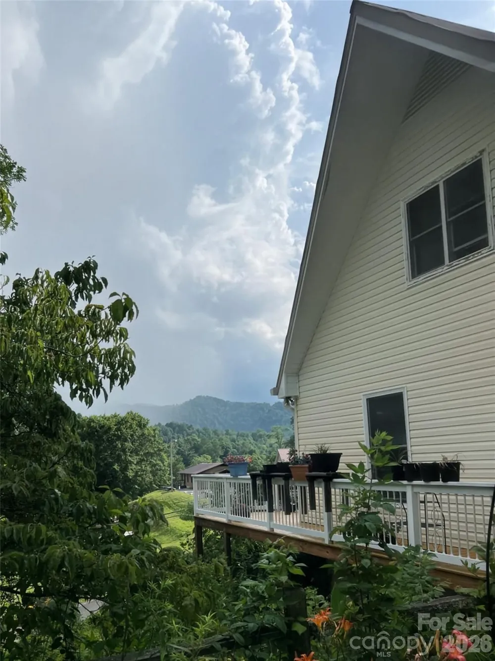 530 West Side Road Burnsville, NC 28714