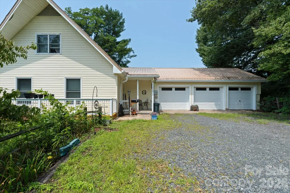 530 West Side Road Burnsville, NC 28714