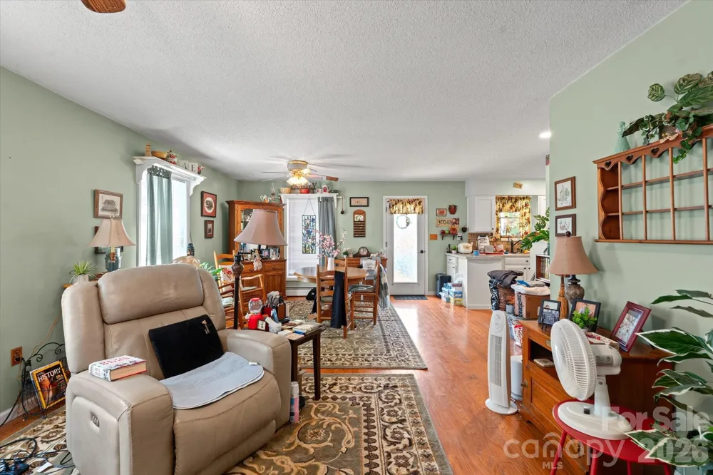 530 West Side Road Burnsville, NC 28714
