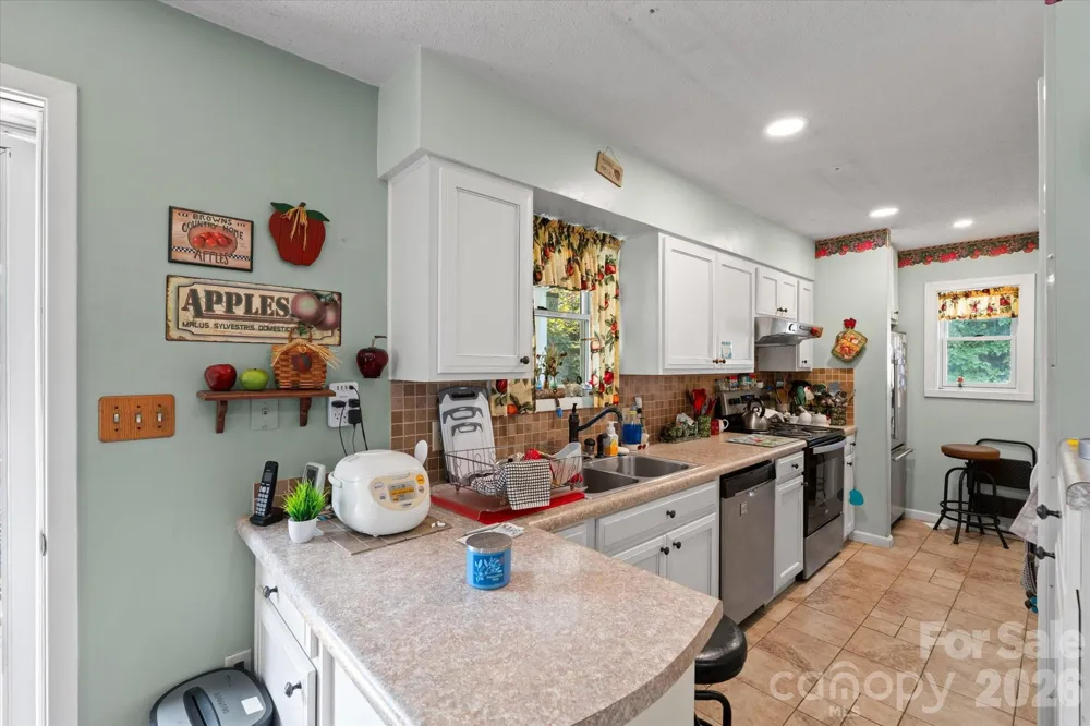 530 West Side Road Burnsville, NC 28714